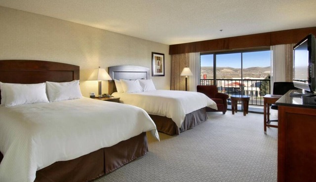 Relax and Unwind! 3 Convenient Units, Outdoor Pool, FREE Parking, Pets Allowed! in Elko