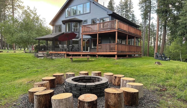 Riverfront Lodge - Fire Pit - River Walk - 6 Bedrooms - Sleeps 20 in Trout Lake