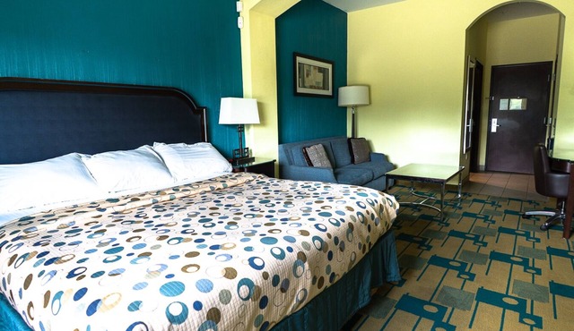 Rivers Inn & Suites in Three Rivers