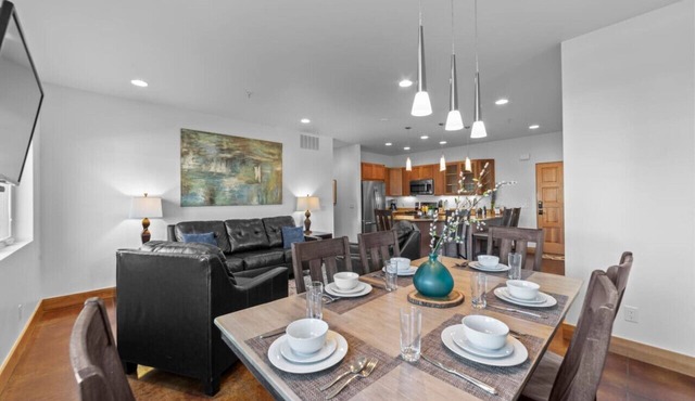Robber’s Roost Westward | Downtown Moab Condo | Walk to Restaurants & Shops in Moab