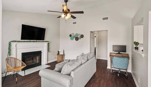 Sea Turtle Cottage -Near Shopping/Restaurants in Brunswick