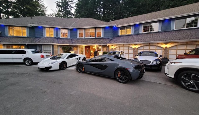 Seattle Golden Millionaire Mansion in Sammamish