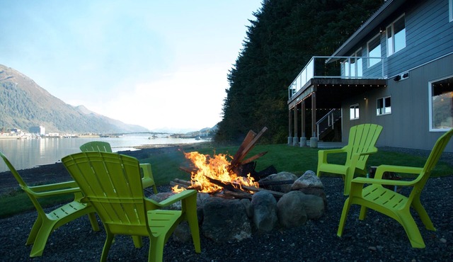 Secluded Beach Condo - Upper Level - Modern Design w/180° View of Mountain & Sea in Juneau