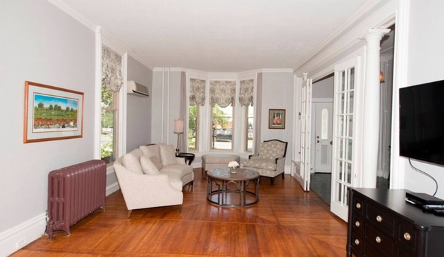 Single Bed Room with Private Bath in Historic Home in Ballston Spa
