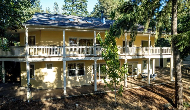 Sleeps 24 Forest Sauna Massage Chair in Eugene