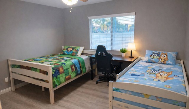 Spacious 4BR Norco Retreat; Near SilverLakes; Pet Friendly; RV Parking in Norco