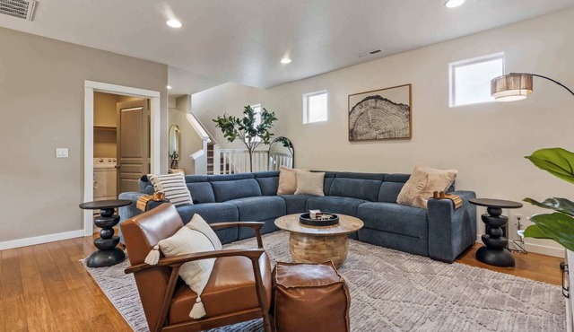 Spacious home centrally located by Autzen Stadium in Eugene