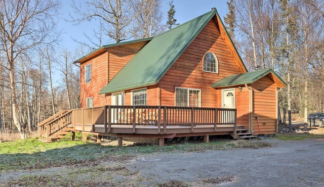 Spacious & Private Home w/Lazy Mountain View in Palmer