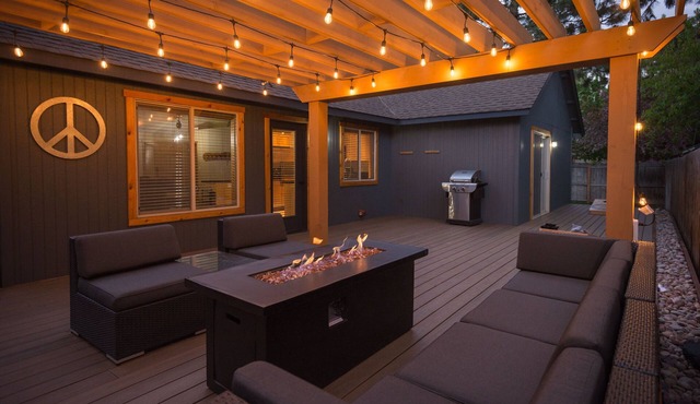 The Quails Nest! SW Bend Custom Family Friendly Home ~ Fire pit ~ Pac Man in Bend