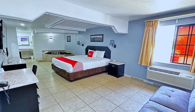 Three Rivers TX|Governor's Suite in Three Rivers TX