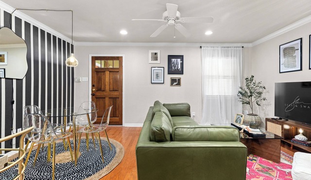 Travis Heights Modern Getaway - Corporate Housing Rental in Austin