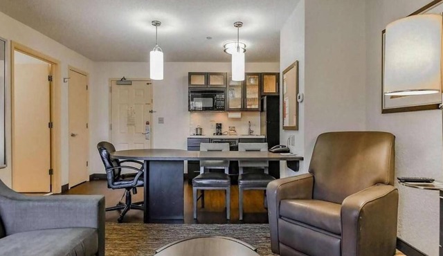 TWO Comfortable 1BR Suites With Kitchens, Short Drive to Kohl Children's Museum! in Schiller Park