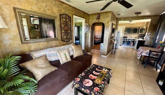 UNIT B · Lakeside Boho Bungalow in Windermere, 1GB WiFi in Windermere