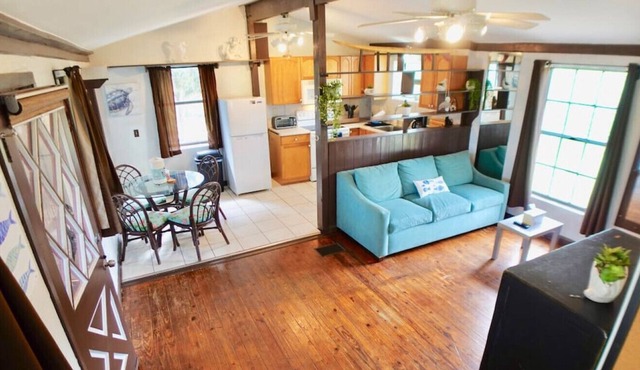 UNIT D · Oceanic Lakeside Windermere Bungalow, 1 GB Wi-Fi in Windermere