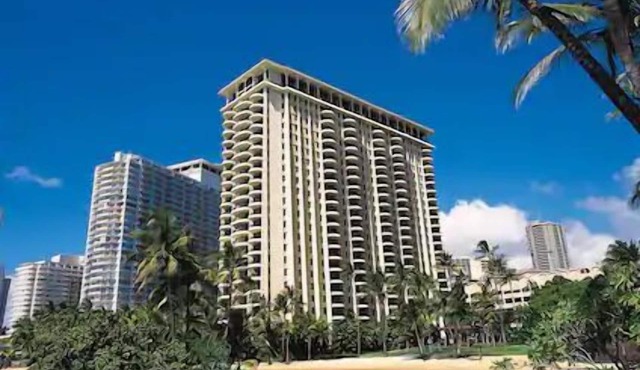 Waikiki | Couples Surf Stay | Pool + Spa in Honolulu