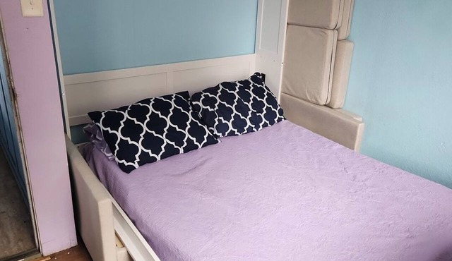 Wailuku Studio Queen Wall Bed + Kitchenette in Wailuku
