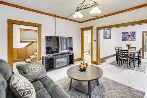 Walk to Eats & Events! Downtown Puyallup Home in Puyallup