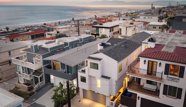Walk to Manhattan Beach, Ocean Views, Balcony & Peloton | Casa Del Mar in Manhattan Beach
