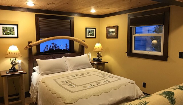 Walkable private suite in the heart of the village of Clinton, NY. 13323 in Clinton