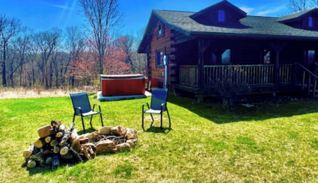 Walnut Ridge Cabin 2 Bedrooms and Hot Tub Jacuzzi in Waterville