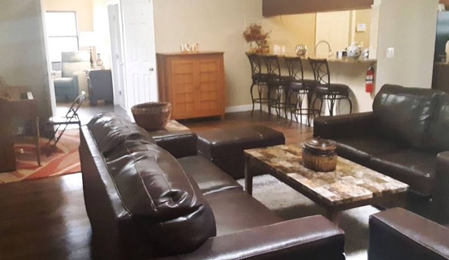 Water-view Golf Hammock Home/Fenced-in Corner Lot in Sebring