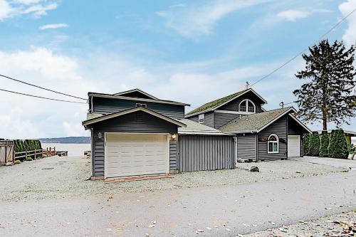 Whalehouse in Tyee Beach