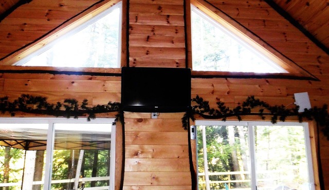 "Your Neck of the Woods" Cabin Rental: Peaceful Get-away Overlooking Fish Creek in Taberg