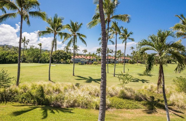🏖️Keauhou Condo Sleeps 4 | Lanai, Golf Views & A/C in Kailua Kona