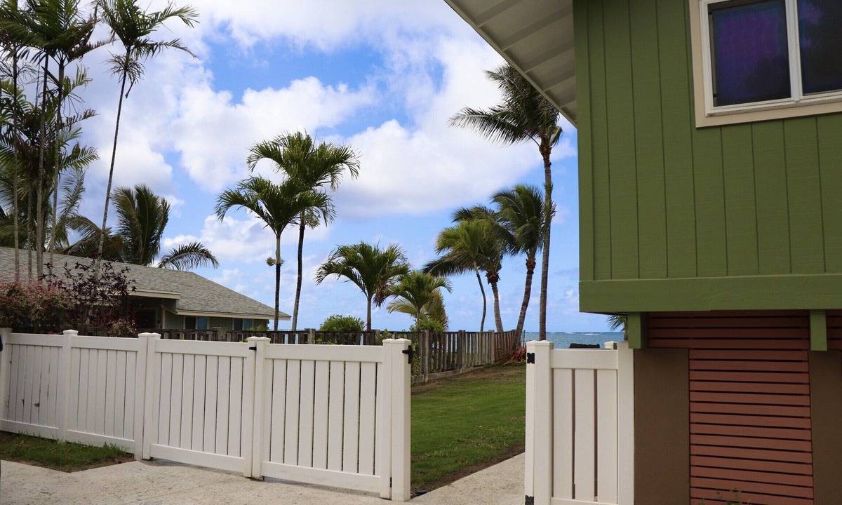 Punaluu House | Modern Oceanfront North Shore House, w/AC & volleyball net, near Kualoa Ranch