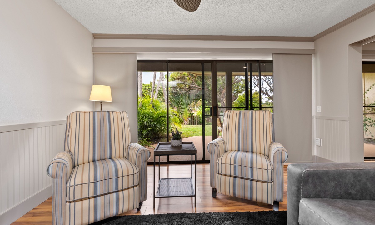 Maunaloa Condo | Cozy island getaway with access to pool, hot tub, & private washer/dryer