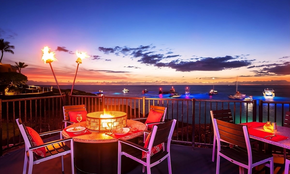 Keauhou Hotel | Delight In The Beauty of Kona Coast! 2 Spacious Units, Oceanfront, Game Room
