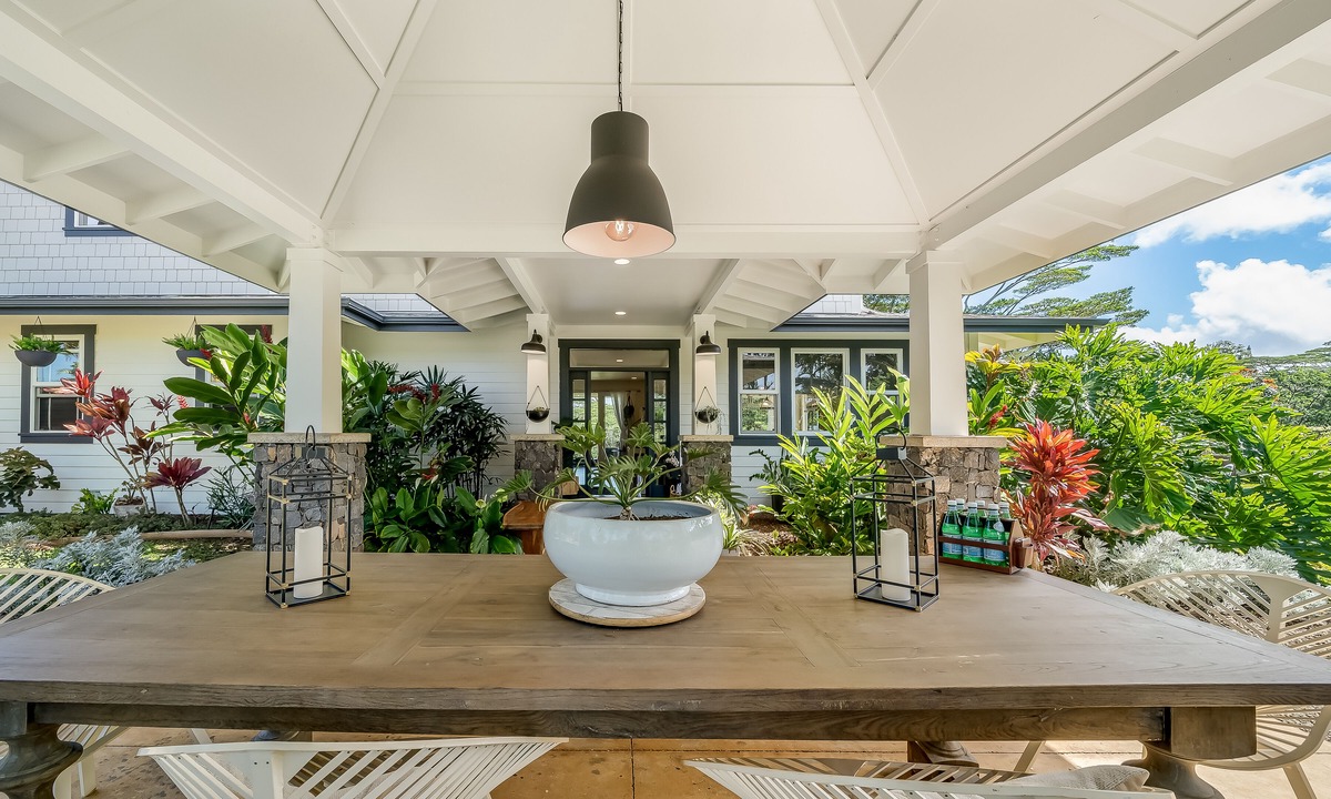 Pauwela House | Featured on Staycation TV Stunning Modern Home Surrounded by Nature