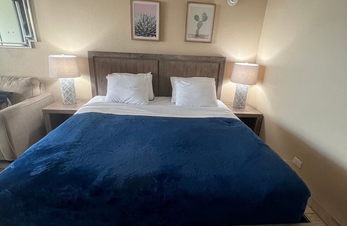 Waikiki Condo | Penthouse Studio in Western Waikiki - convenient location, & stunning views!