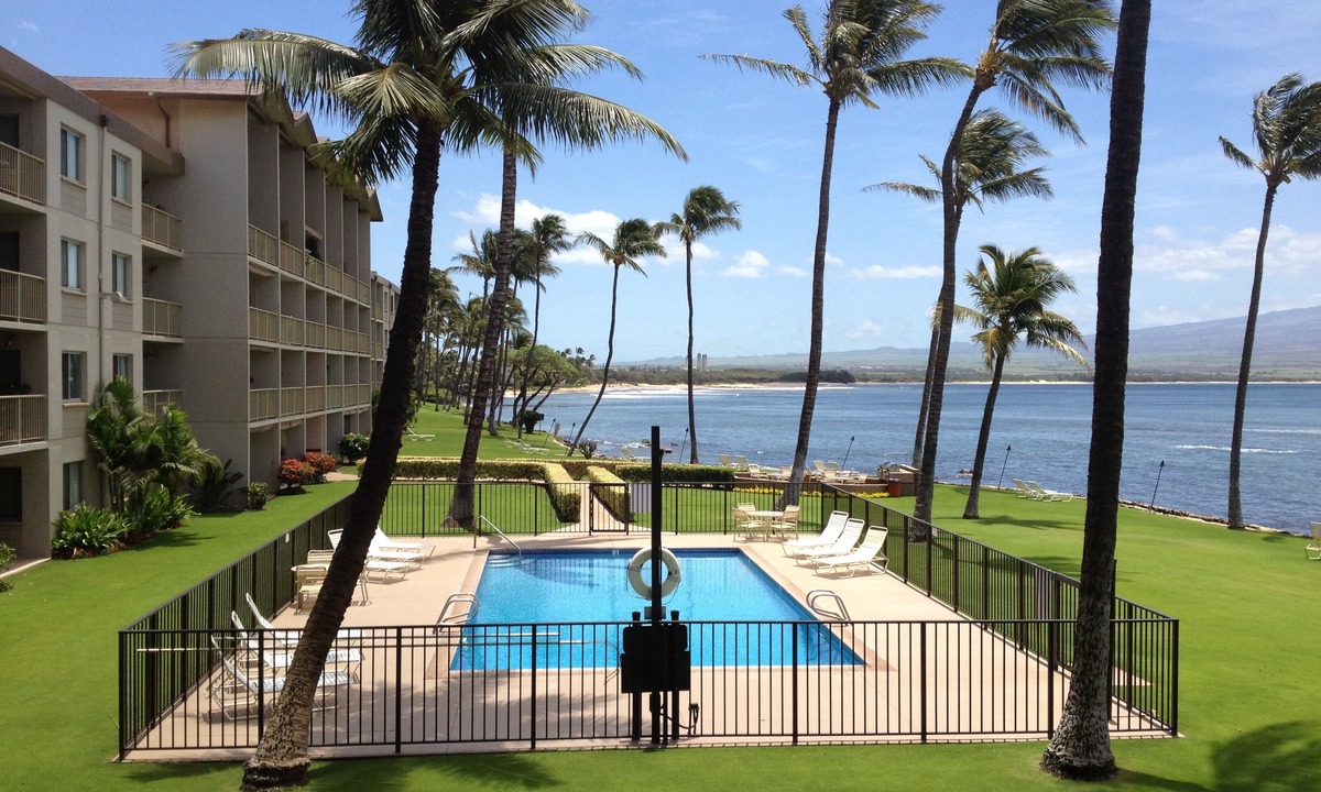 Maalaea Condo | Oceanfront, Luxurious Bed & Bedding, Air Conditioned, fast WiFi!