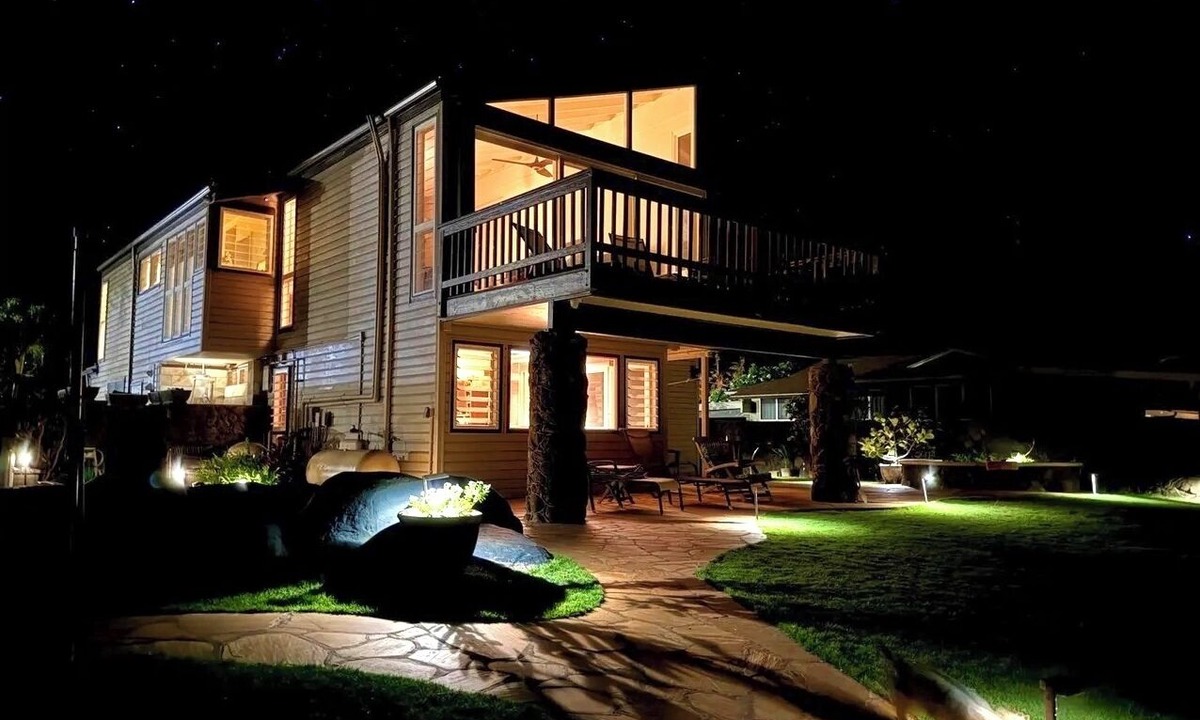 Mokuleia House | Beach Front Estate w/Guest Cottage, Sandy Beach, Heated Pool/Spa: Please Inquire