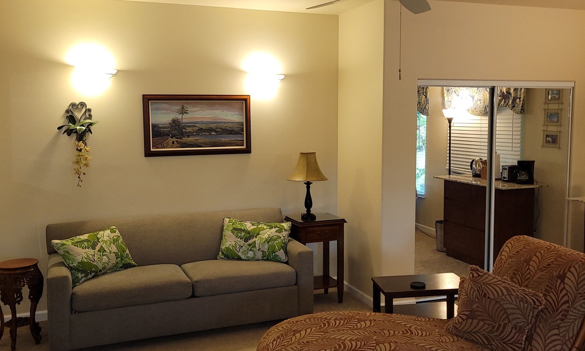 Papaikou Apartment | Large studio-prvt entry-prvt bathroom-option A/C