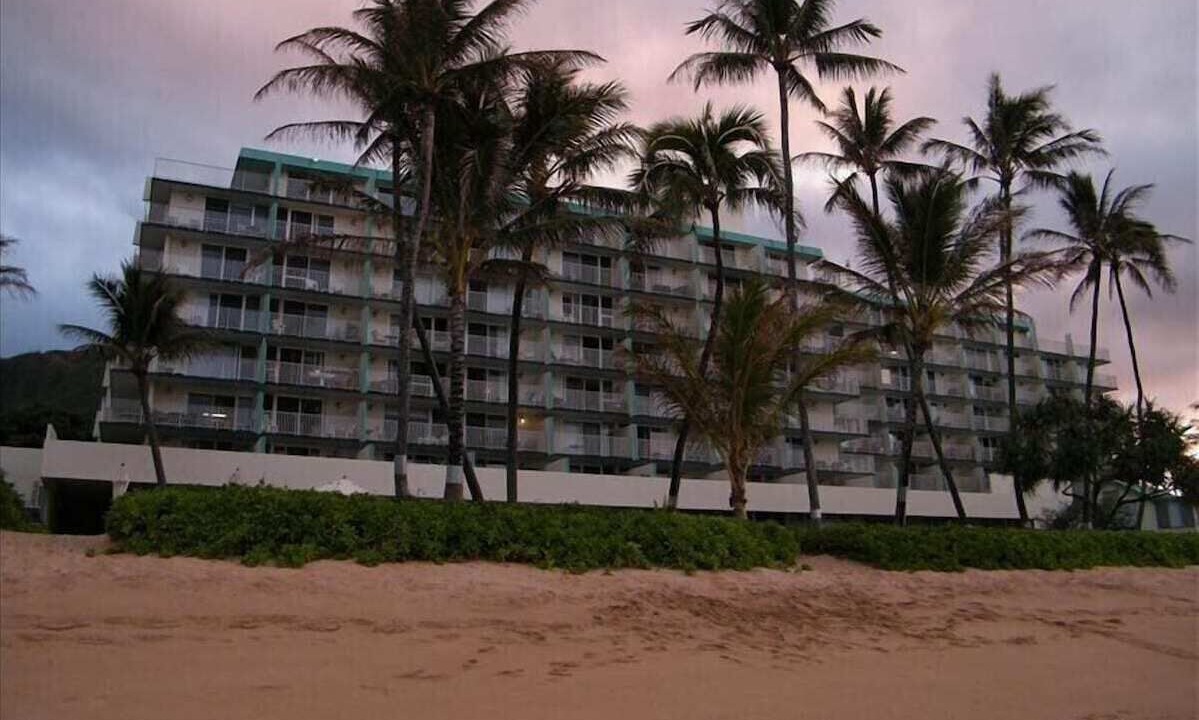 Punaluu Condo | BEACHFRONT Condo OCEANVIEW -Quiet, SANDY Beach -Snorkeling, Free Parking, Extras