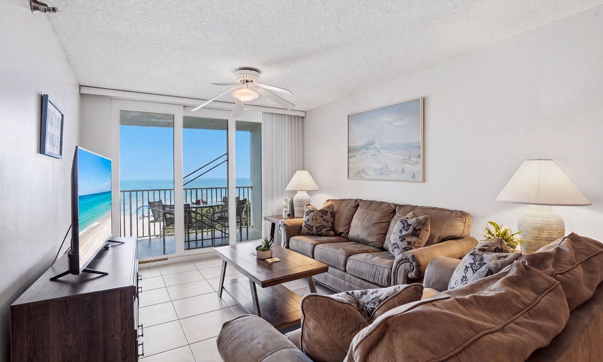 Indian Rocks Beach Condo | Special Nov 14-21, 2026 - IRB Direct Beach Front Corner Condo