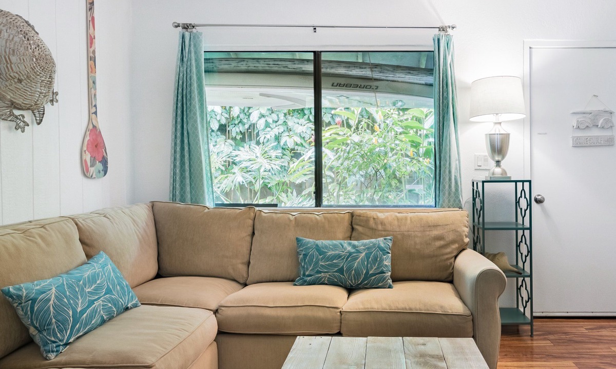 Pauwela House | Live Like a North Shore Local~Walk To Coffee/Store, near Road to Hana, Haleakala