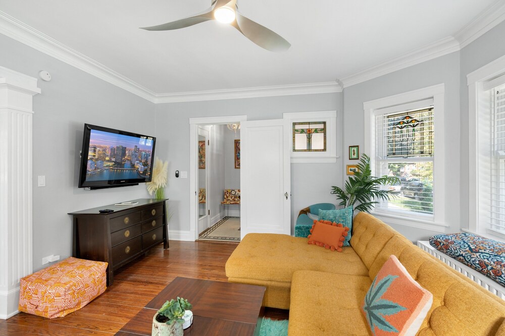 Photo of Livingroom in Berwyn