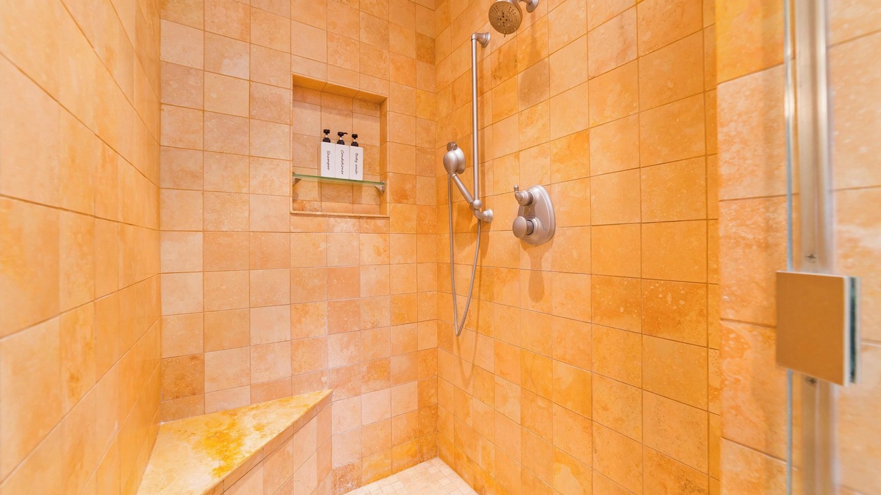 Photo of Bathroom in Waikoloa