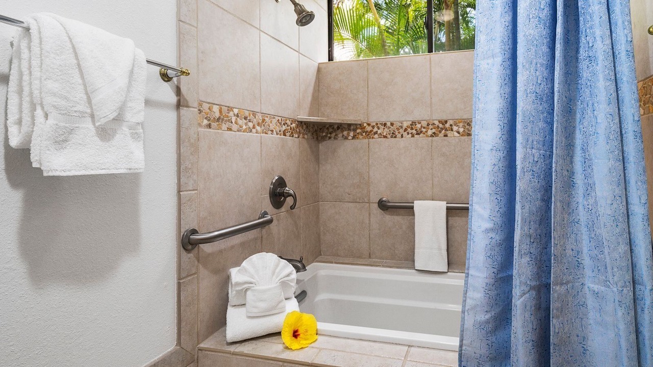 Photo of Bathroom in Waikoloa