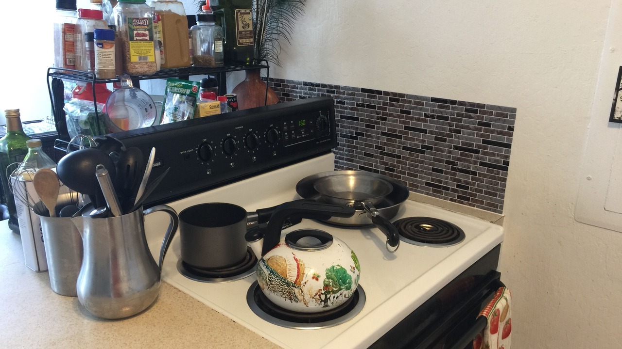 Photo of Kitchen in Makaha Valley