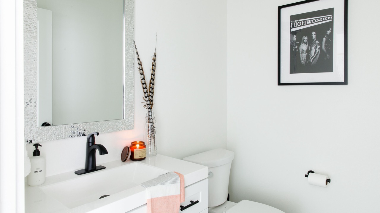 Photo of Bedroom in Sunland Estates