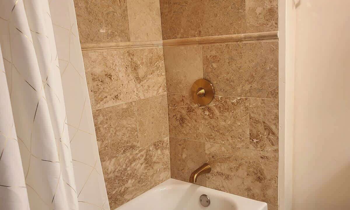 Photo of Bathroom in Hilo