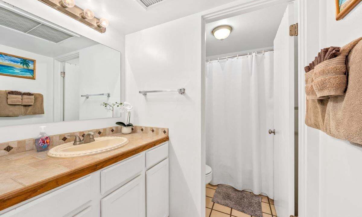 Photo of Bathroom in Historic Kailua Village