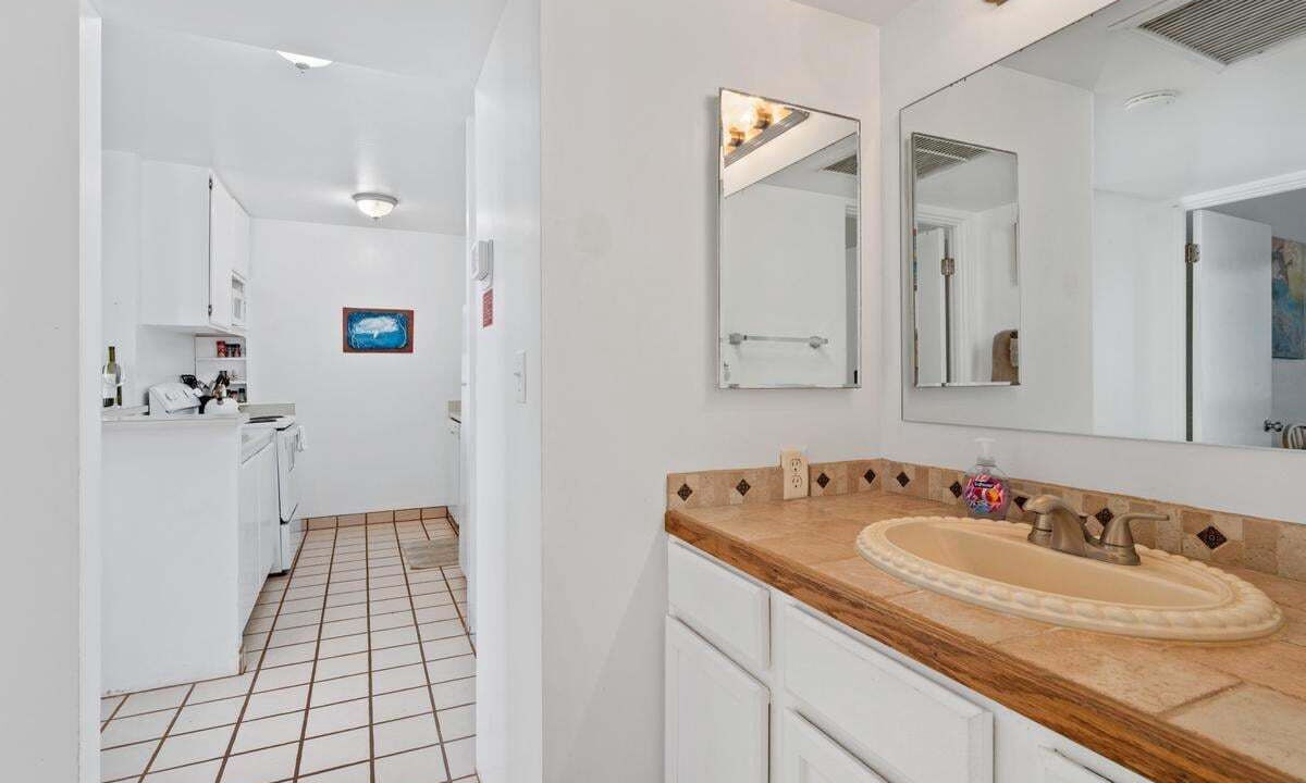 Photo of Bathroom in Historic Kailua Village