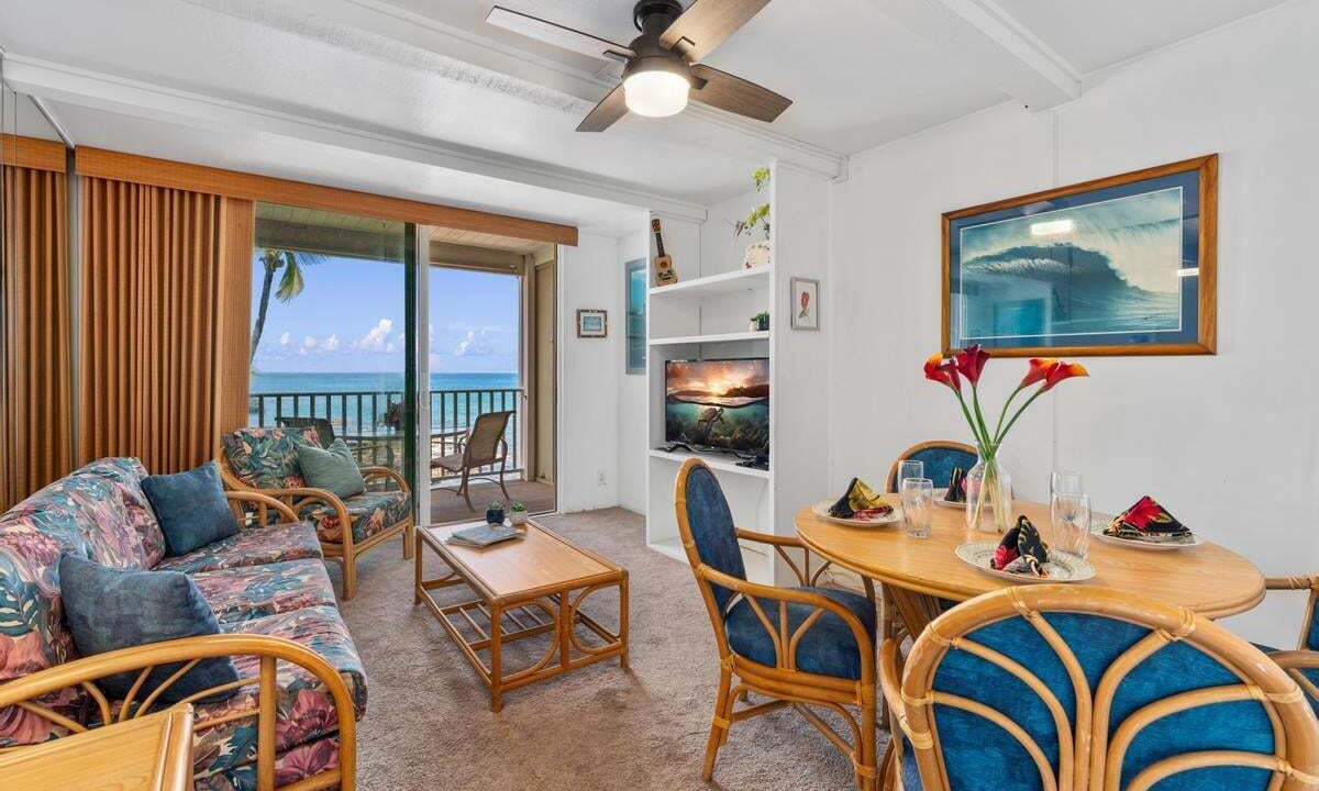 Photo of Livingroom in Historic Kailua Village