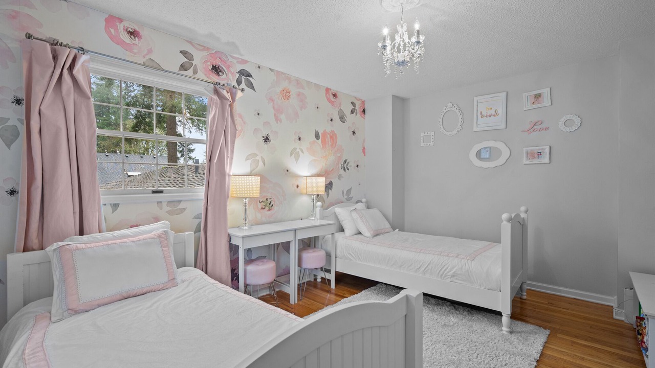 Photo of Bedroom in Lake Grove
