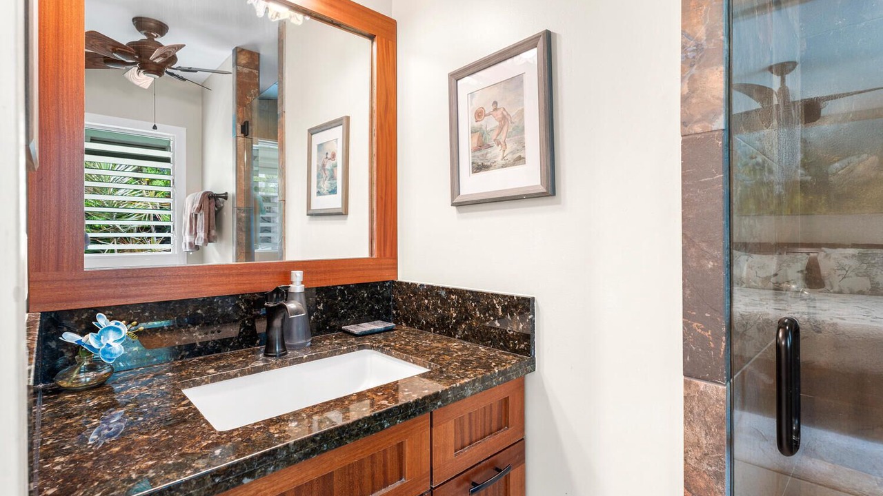 Photo of Bathroom in Kahaluu Bay
